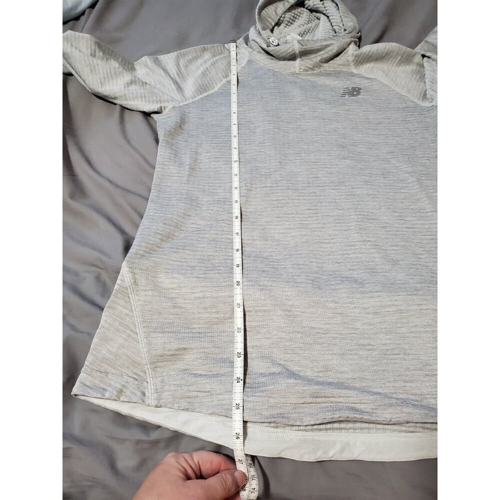 New Balance Women’s Athletic Pullover Hoodie Size M Gray Lightweight Stretch - Picture 4 of 13